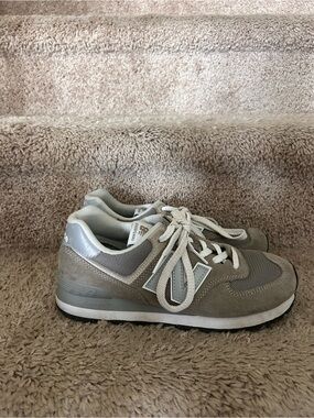 New Balance Light Grey Suede & Mesh Trainers